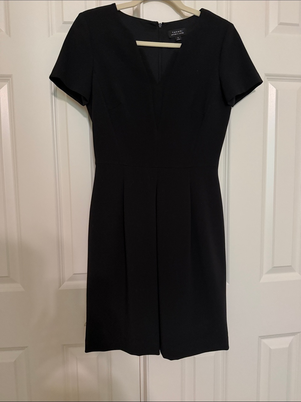 Tahari ASL Black Short-Sleeve Sheath Dress with V-Notch